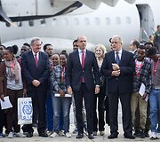 Pirmieji prieglobsčio ie&scaron;kotojai i&scaron;gabenti i&scaron; Italijos pagal ES perkėlimo planą