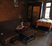 Bacho Tsiklauris namie ruo&scaron;ia namų darbus
