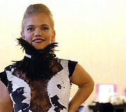 Moterys nyk&scaron;tukės kolekcijos pristatyme