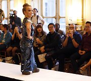 Moterys nyk&scaron;tukės kolekcijos pristatyme