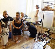 Moterys nyk&scaron;tukės kolekcijos pristatyme