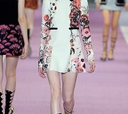 &bdquo;Giambattista Valli&ldquo; 2016 m. pavasario-vasaros kolekcija