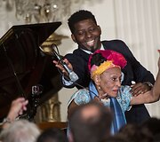 Orkestras &bdquo;Buena Vista Social Club&ldquo; Baltuosiuose rūmuose
