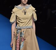 &bdquo;Yuma Koshino&ldquo; 2016 m. pavasario-vasaros kolekcija