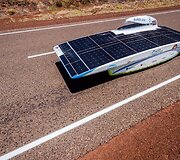 Saulės energija varomų automobilių lenktynės Australijoje