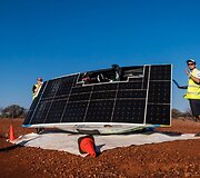 Saulės energija varomų automobilių lenktynės Australijoje