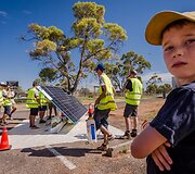 Saulės energija varomų automobilių lenktynės Australijoje