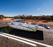Saulės energija varomų automobilių lenktynės Australijoje
