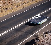 Saulės energija varomų automobilių lenktynės Australijoje