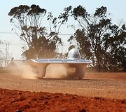 Saulės energija varomų automobilių lenktynės Australijoje