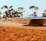 Saulės energija varomų automobilių lenktynės Australijoje