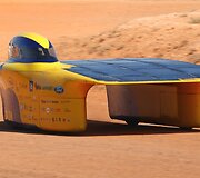 Saulės energija varomų automobilių lenktynės Australijoje
