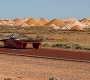 Saulės energija varomų automobilių lenktynės Australijoje