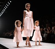 &bdquo;Mercedes-Benz&ldquo; Rusijos madų savaitės 2016 m. kolekcijų modeliai
