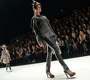 &bdquo;Mercedes-Benz&ldquo; Rusijos madų savaitės 2016 m. kolekcijų modeliai