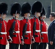 Xi Jinping lankosi Didžiojoje Britanijoje