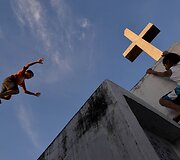 Ant mirusiųjų kapų gyvenantys filipiniečiai