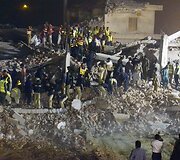 Lahore sugriuvo gamyklos pastatas