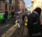 Prancūzijos pradinukai į mokykla atvažiuoja unikaliu minamu mokykliniu autobusiuku