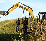 Slovėnijos armija įrenginėja spygliuotų vielų užtvaras