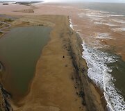 Sugriuvusios užtvankos užter&scaron;ti vandenys pasiekė Atlanto vandenyną