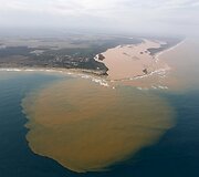 Sugriuvusios užtvankos užter&scaron;ti vandenys pasiekė Atlanto vandenyną