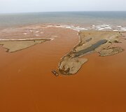 Sugriuvusios užtvankos užter&scaron;ti vandenys pasiekė Atlanto vandenyną