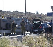 Vakarų Krante palestinietis nukreipė automobilį į Izraeliečius karius ir buvo pa&scaron;autas