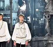 &bdquo;Chanel&ldquo; tarpsezoninės kolekcijos pristatymas