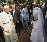 Centrinės Afrikos Respublikoje vie&scaron;intis popiežius atvyko į mečetę