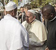 Centrinės Afrikos Respublikoje vie&scaron;intis popiežius atvyko į mečetę