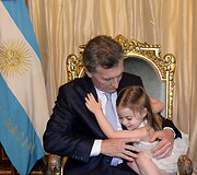 Argentinos vairą perima rinkėjų simpatijų nepraradęs Mauricio Macri