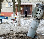 Vasario 11 diena. Praeivis &scaron;alia nesprogusios bombos Rytų Ukrainoje