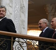 Vasario 12 diena. Baltarusijoje susirinkę Prancūzijos, Vokietijos, Ukrainos ir Rusijos lyderiai tarėsi dėl taikos sutarties