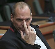 Vasario 20 diena. Yanis Varoufakis, laukiantis ypatingojo euro zonos finansų ministrų susirinkimo pradžios