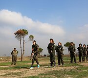 Prie&scaron; &bdquo;Islamo valstybės&ldquo; džihadistus kovojančios kurdės