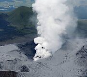 Rugsėjo 14 diena. Japonijoje i&scaron;siveržė ugnikalnis