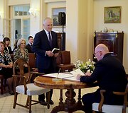 Rugsėjo 15 diena. Prisiekė 29-asis Australijos premjeras Malcolmas Turnbullas