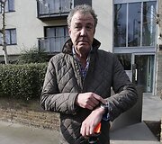 Kovo 11 diena. BBC dėl konflikto su prodiuseriu atleido Jeremy Clarksoną