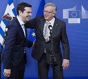 Kovo 13 diena. Jeanas Claude'as Junckeris pasitiko Graikojos premjerą Aleksą Ciprą prie&scaron; eilines derybas