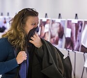 Kovo 10 diena. Jungtinių Tautų būstinėje surengta Sirijos karo nusikaltimus liudijančių nuotraukų paroda