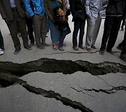 Balandžio 26 diena. Nepalą supurtė galingas žemės drebėjimas