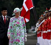 Spalio 22 diena. Danijos karalienė lankėsi Indonezijoje