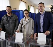 Spalio 25 diena. Vietos rinkimai Ukrainoje