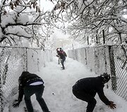 Gausiai prisnigusios Turkijos miesto Sirnako gatvės