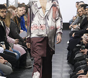 &bdquo;J.W. Anderson&ldquo; 2016 m. rudens-žiemos kolekcijos modelis