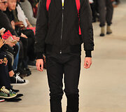 &bdquo;Christopher Raeburn&ldquo; 2016 m. rudens-žiemos kolekcijos modelis