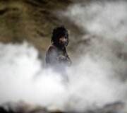 Dresuoti grifai su kameromis ir GPS įranga fiksuos nelegalius sąvartynus Peru