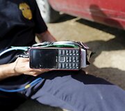 Tailando tyrėjai atlieka bandomuosius sprogdinimus