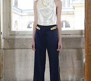&bdquo;Bouchra Jarrar&ldquo; 2016 m. pavasario-vasaros kolekcijos modelis